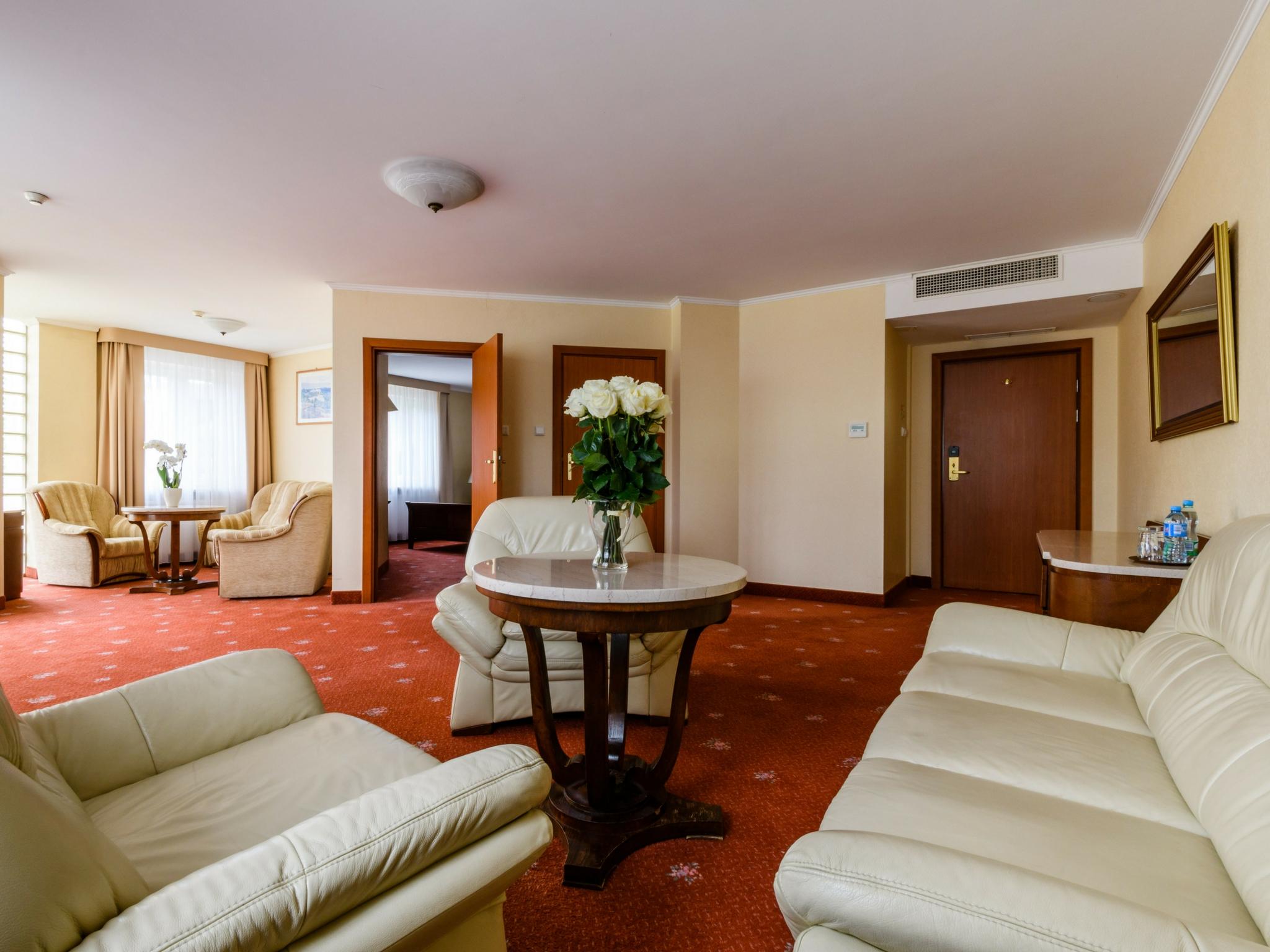 Hotel Boss Varsovie Extérieur photo
